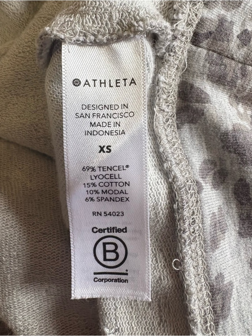 Athleta Studio to Street Splatter Sweatshirt Top Women's Size XS Gray Soft Cozy - Picture 9 of 10
